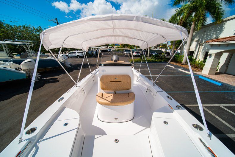 Thumbnail 34 for New 2019 Sportsman Masters 227 Bay Boat boat for sale in West Palm Beach, FL