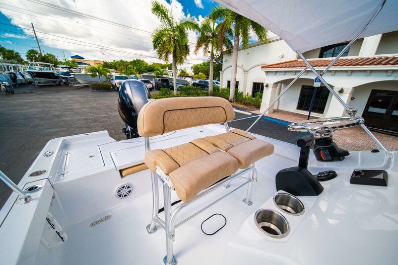 Thumbnail 27 for New 2019 Sportsman Masters 227 Bay Boat boat for sale in West Palm Beach, FL