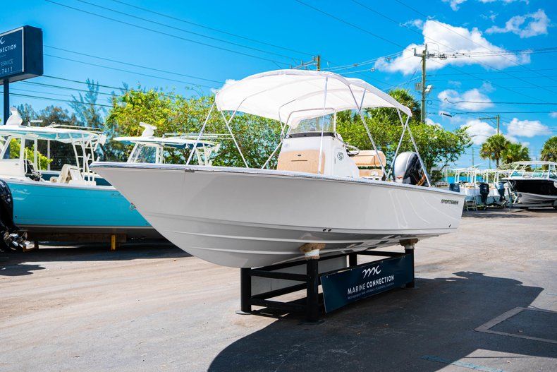Thumbnail 39 for New 2019 Sportsman Masters 227 Bay Boat boat for sale in West Palm Beach, FL
