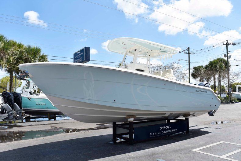 Thumbnail 3 for New 2019 Cobia 262 Center Console boat for sale in West Palm Beach, FL