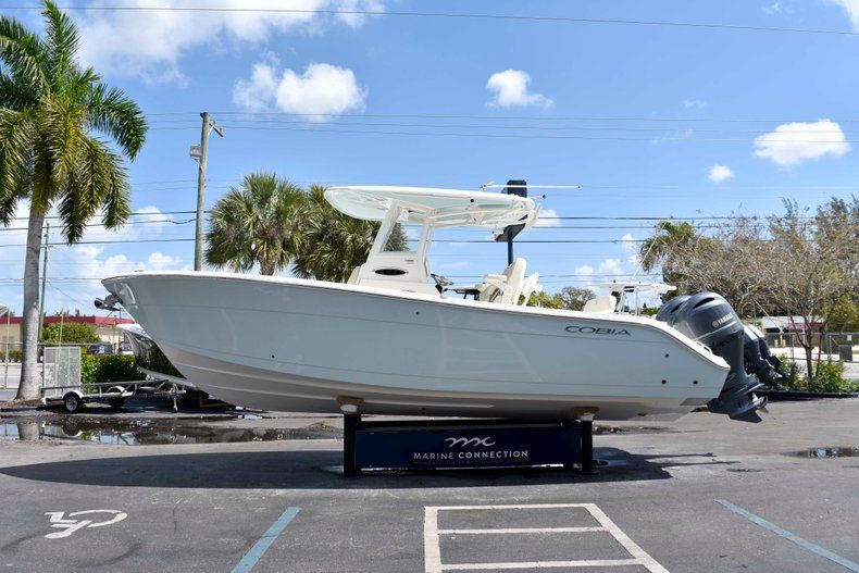 Thumbnail 4 for New 2019 Cobia 262 Center Console boat for sale in West Palm Beach, FL