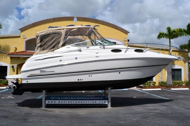 Thumbnail 10 for Used 2002 Chaparral 260 Signature Cruiser boat for sale in West Palm Beach, FL