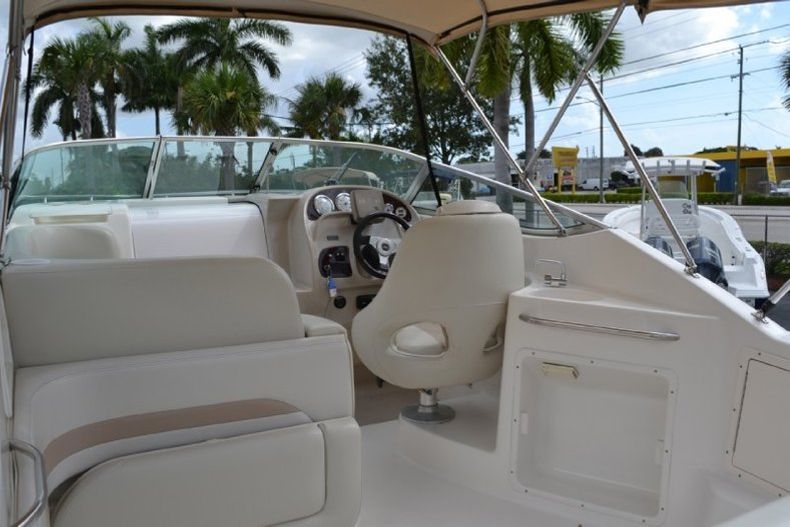 Thumbnail 36 for Used 2002 Chaparral 260 Signature Cruiser boat for sale in West Palm Beach, FL