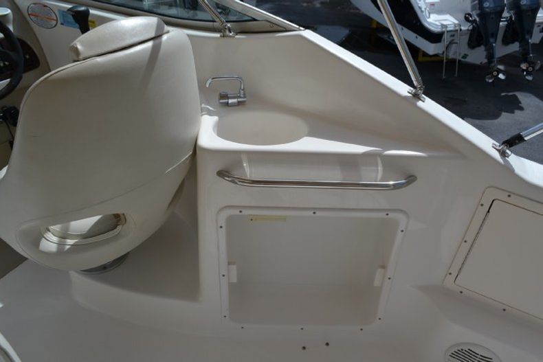 Thumbnail 44 for Used 2002 Chaparral 260 Signature Cruiser boat for sale in West Palm Beach, FL