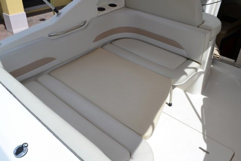 Thumbnail 75 for Used 2002 Chaparral 260 Signature Cruiser boat for sale in West Palm Beach, FL
