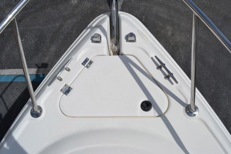 Thumbnail 88 for Used 2002 Chaparral 260 Signature Cruiser boat for sale in West Palm Beach, FL