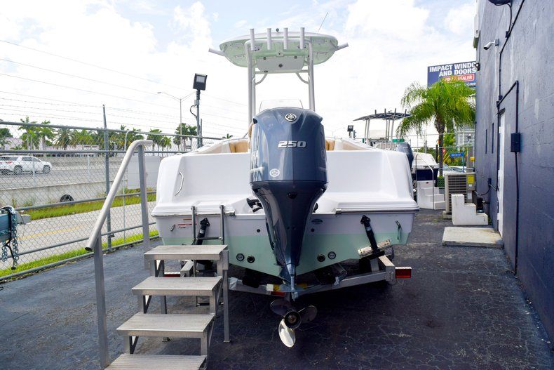 Thumbnail 3 for New 2019 Sportsman Heritage 231 Center Console boat for sale in Miami, FL