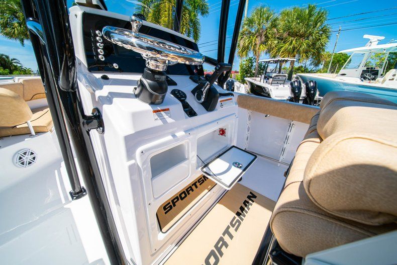 Thumbnail 28 for New 2019 Sportsman Heritage 231 Center Console boat for sale in West Palm Beach, FL