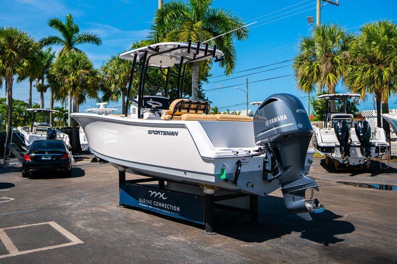 Thumbnail 5 for New 2019 Sportsman Heritage 231 Center Console boat for sale in West Palm Beach, FL