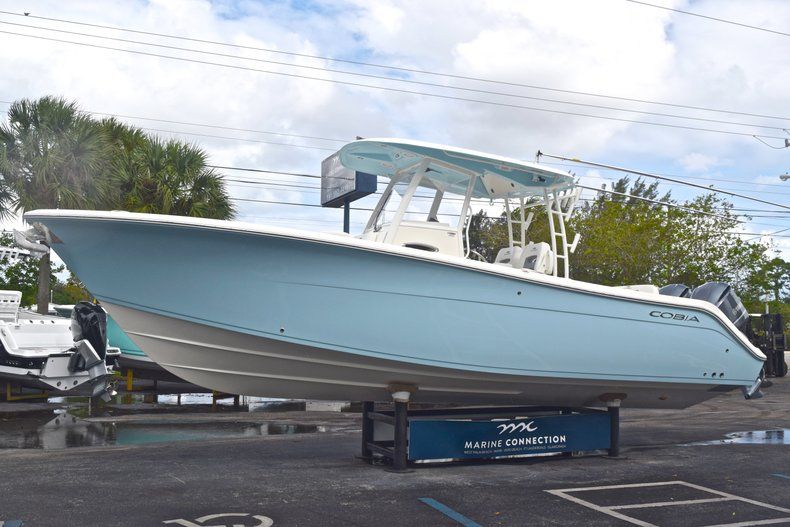 Thumbnail 4 for New 2019 Cobia 301 CC Center Console boat for sale in Miami, FL