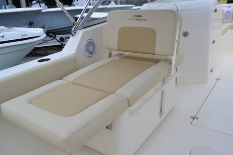 Thumbnail 19 for New 2019 Cobia 220 Dual Console boat for sale in West Palm Beach, FL