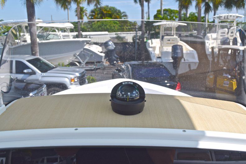 Thumbnail 25 for New 2019 Sportsman Masters 227 Bay Boat boat for sale in Vero Beach, FL