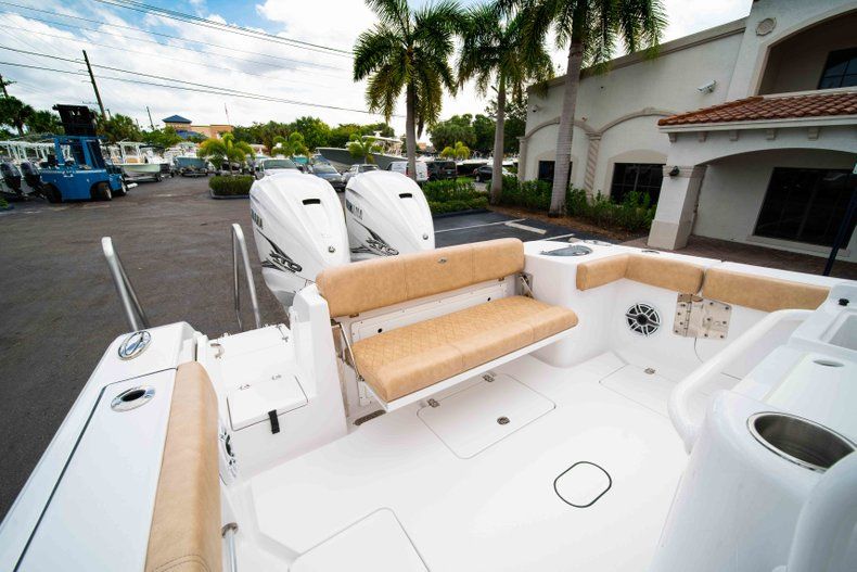 Thumbnail 14 for New 2019 Sportsman Open 312 Center Console boat for sale in West Palm Beach, FL