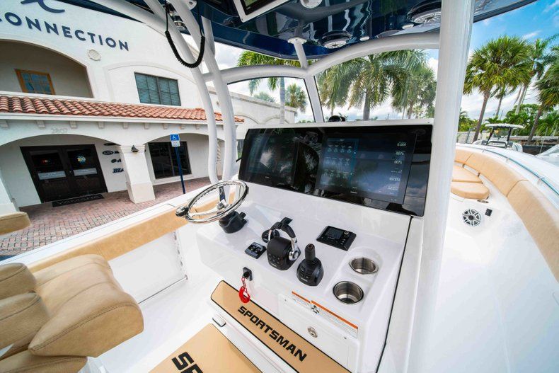 Thumbnail 28 for New 2019 Sportsman Open 312 Center Console boat for sale in West Palm Beach, FL