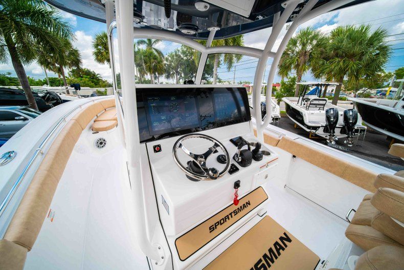 Thumbnail 29 for New 2019 Sportsman Open 312 Center Console boat for sale in West Palm Beach, FL
