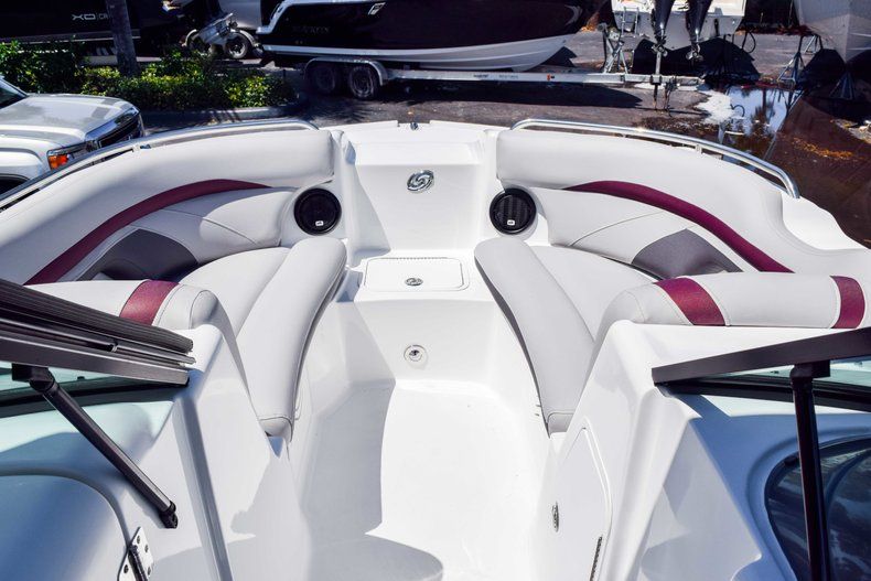 Thumbnail 29 for New 2019 Hurricane 2000 boat for sale in West Palm Beach, FL