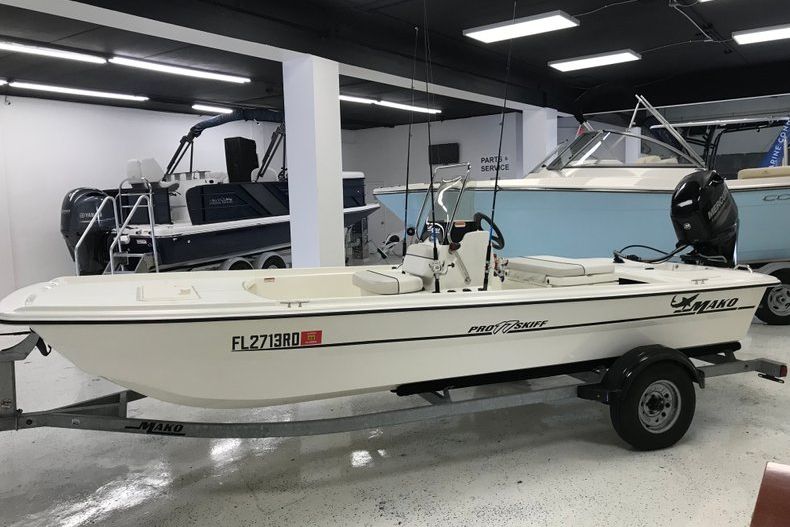 Thumbnail 2 for Used 2016 Mako Pro Skiff 17 boat for sale in Miami, FL