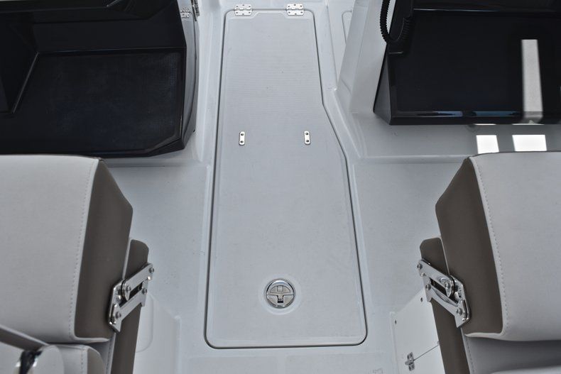Thumbnail 52 for New 2019 Blackfin 272DC Dual Console boat for sale in West Palm Beach, FL