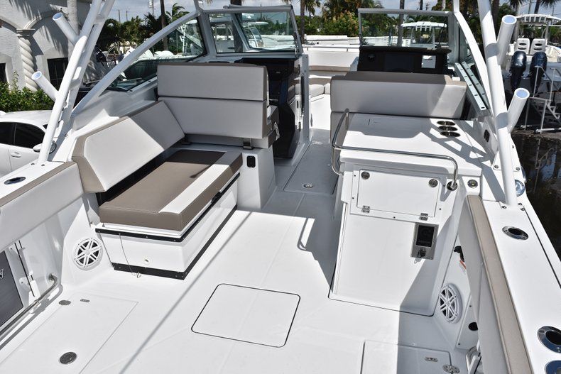 Thumbnail 8 for New 2019 Blackfin 272DC Dual Console boat for sale in West Palm Beach, FL