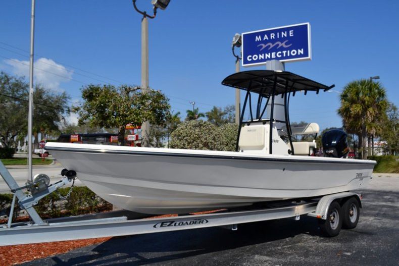 Thumbnail 1 for New 2019 Pathfinder 2400 TRS Bay Boat boat for sale in Vero Beach, FL