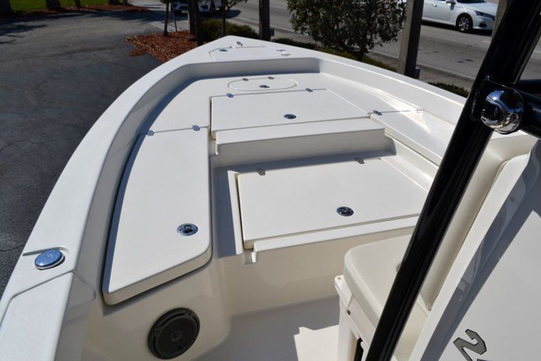 Thumbnail 13 for New 2019 Pathfinder 2400 TRS Bay Boat boat for sale in Vero Beach, FL