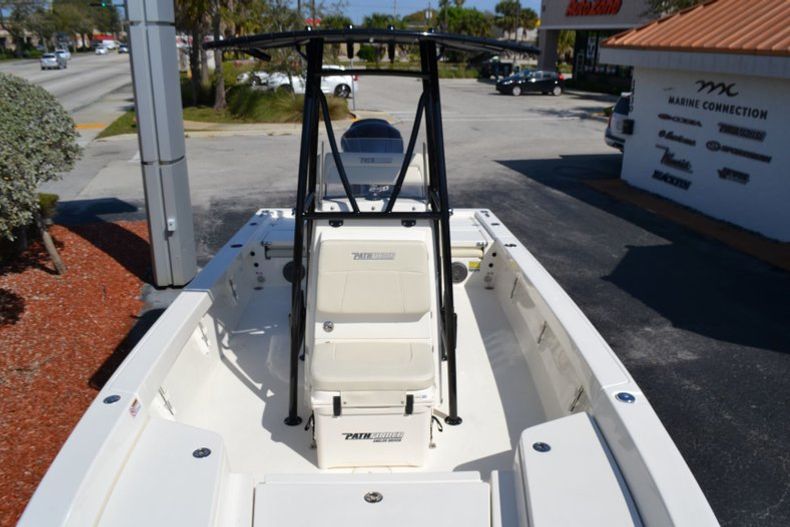 Thumbnail 14 for New 2019 Pathfinder 2400 TRS Bay Boat boat for sale in Vero Beach, FL