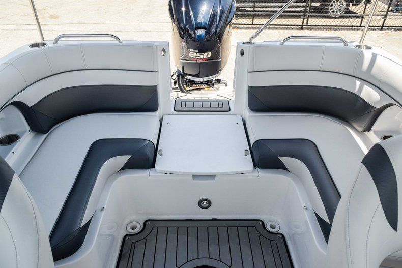 Thumbnail 21 for New 2019 Hurricane SunDeck SD 2486 OB boat for sale in West Palm Beach, FL