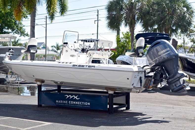 Thumbnail 6 for Used 2012 Skeeter 22 Bay boat for sale in West Palm Beach, FL