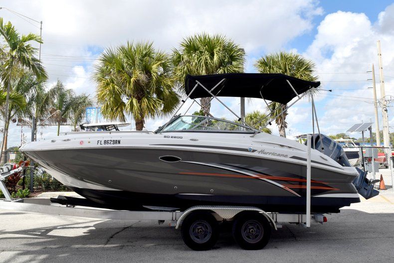 Thumbnail 4 for Used 2017 Hurricane SunDeck SD 2200 OB boat for sale in Fort Lauderdale, FL