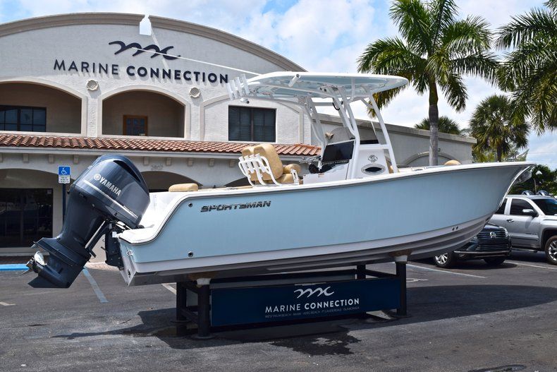 Thumbnail 8 for New 2019 Sportsman Open 242 Center Console boat for sale in West Palm Beach, FL