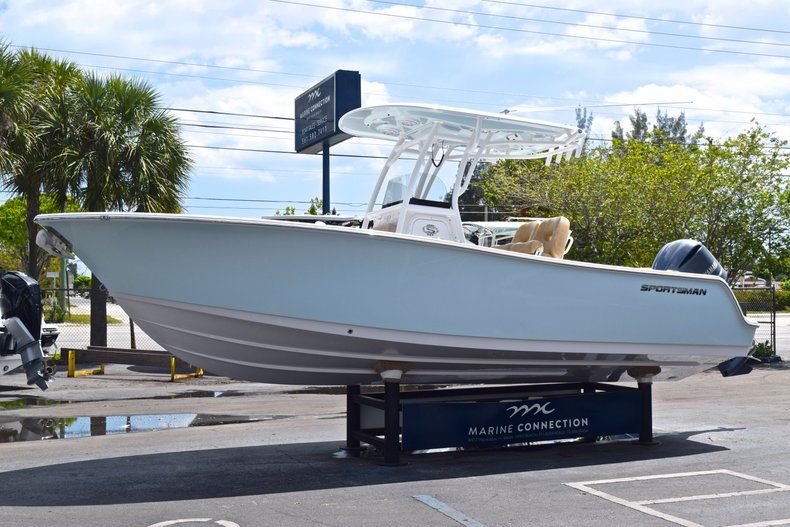 Thumbnail 4 for New 2019 Sportsman Open 242 Center Console boat for sale in West Palm Beach, FL