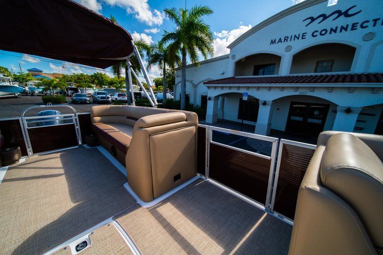 Thumbnail 21 for New 2019 Hurricane FunDeck FD 236SB boat for sale in West Palm Beach, FL