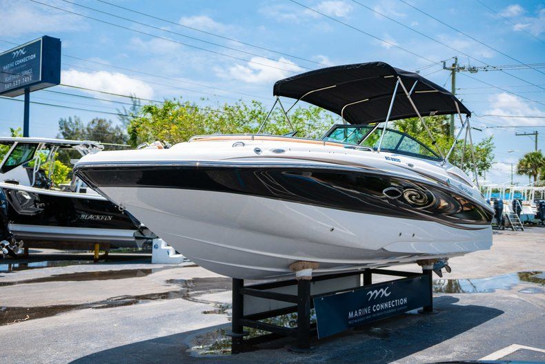 Thumbnail 3 for New 2019 Hurricane SunDeck SD 2200 OB boat for sale in West Palm Beach, FL
