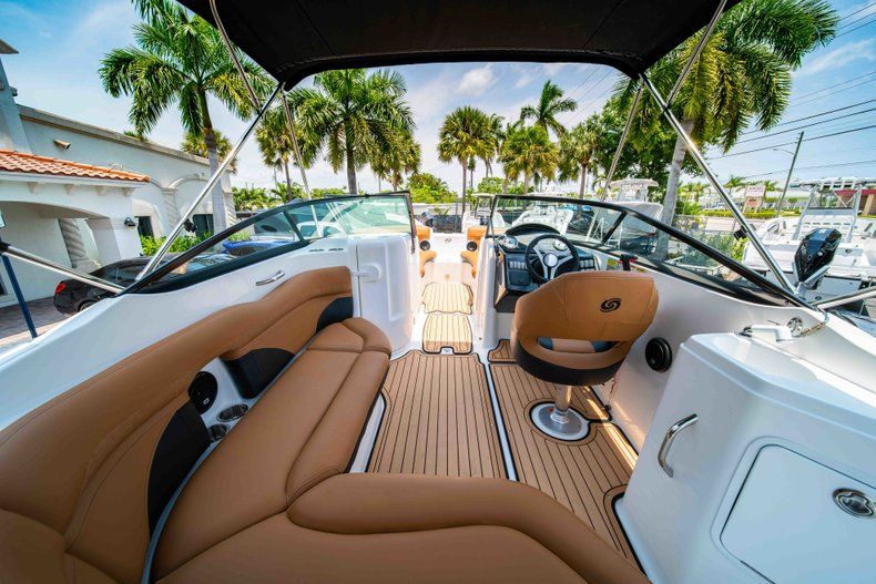 Thumbnail 9 for New 2019 Hurricane SunDeck SD 2200 OB boat for sale in West Palm Beach, FL