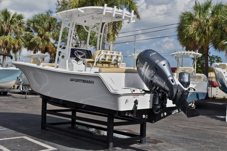 Thumbnail 5 for New 2018 Sportsman Heritage 211 Center Console boat for sale in Islamorada, FL