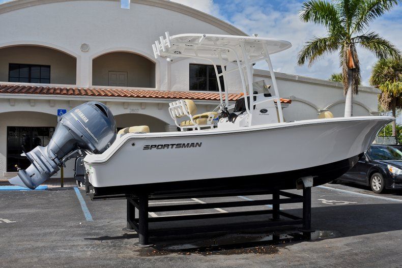 Thumbnail 7 for New 2018 Sportsman Heritage 211 Center Console boat for sale in Islamorada, FL