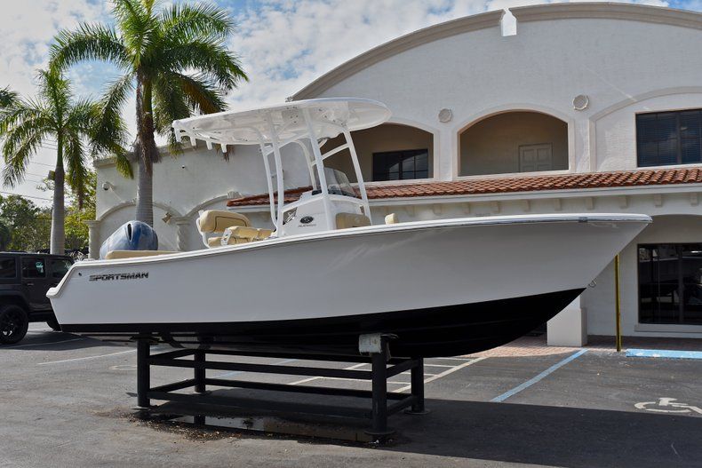 Thumbnail 1 for New 2018 Sportsman Heritage 211 Center Console boat for sale in Islamorada, FL