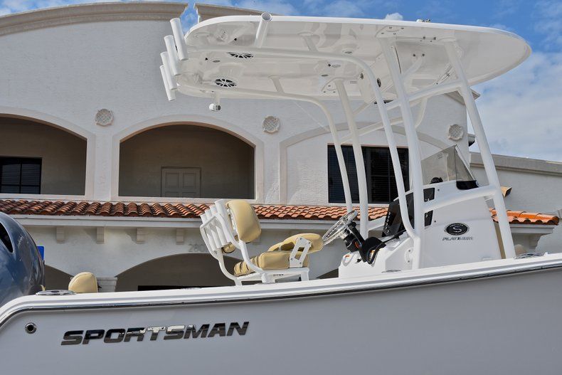 Thumbnail 8 for New 2018 Sportsman Heritage 211 Center Console boat for sale in Islamorada, FL