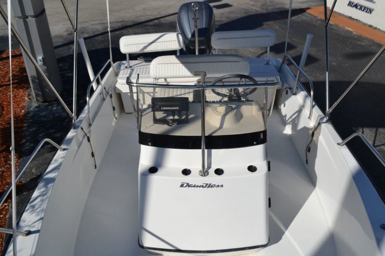 Thumbnail 15 for Used 2000 Boston Whaler 18 Dauntless boat for sale in Vero Beach, FL