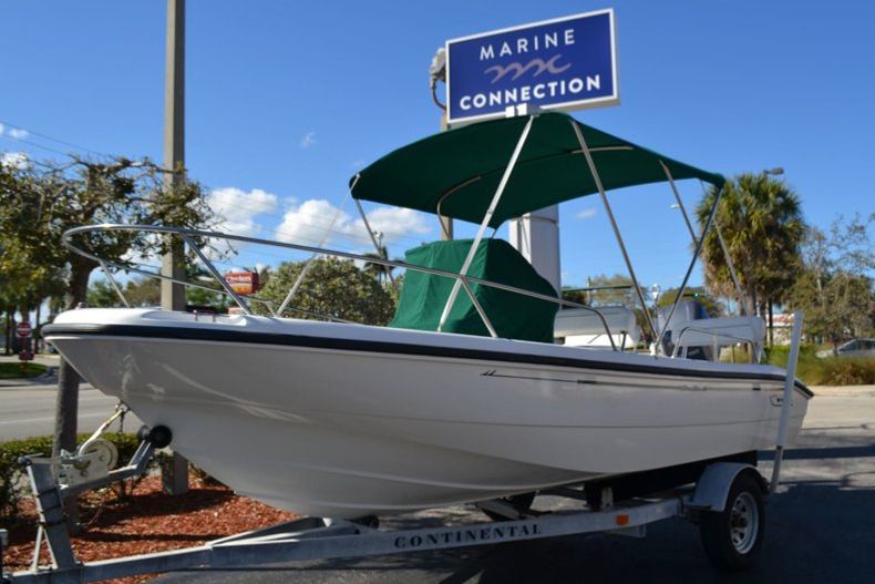 Thumbnail 9 for Used 2000 Boston Whaler 18 Dauntless boat for sale in Vero Beach, FL