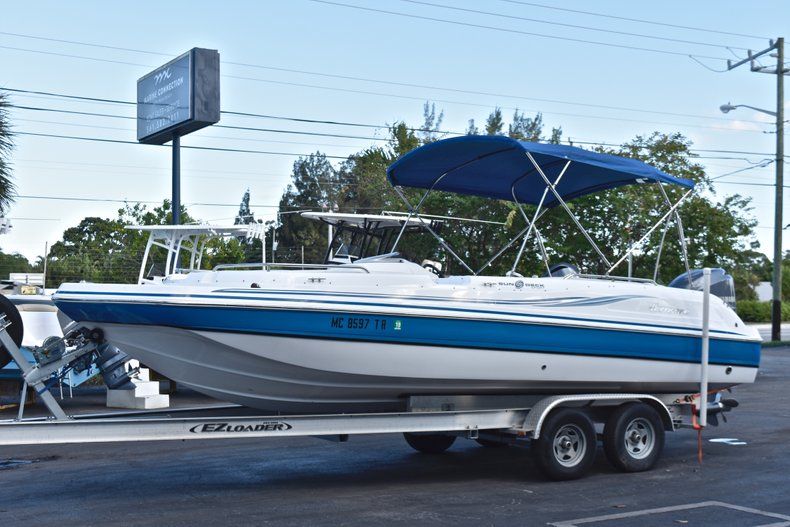 Thumbnail 3 for Used 2014 Hurricane SunDeck Sport SS 232 OB boat for sale in West Palm Beach, FL
