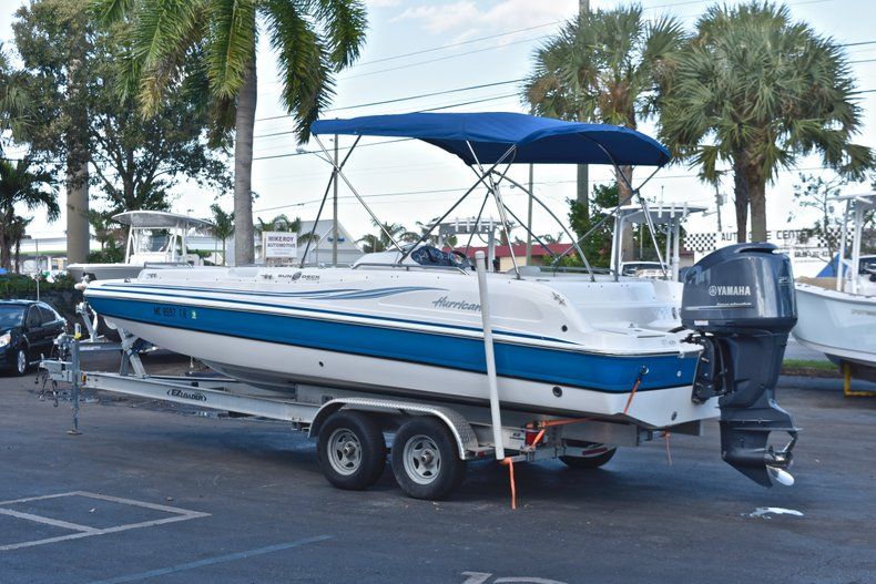 Thumbnail 5 for Used 2014 Hurricane SunDeck Sport SS 232 OB boat for sale in West Palm Beach, FL