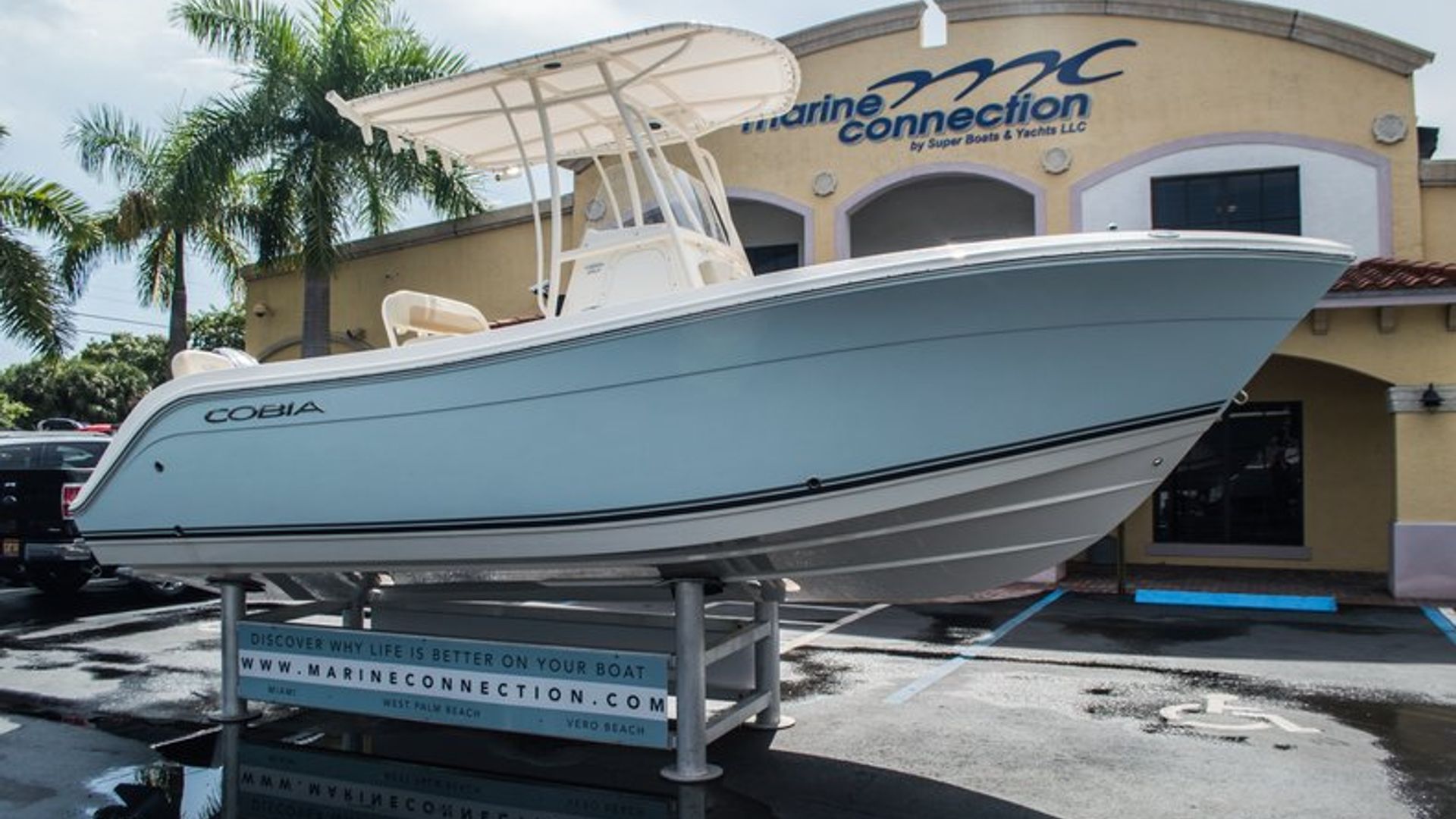 New 2015 Cobia 217 Center Console #R022 image 2