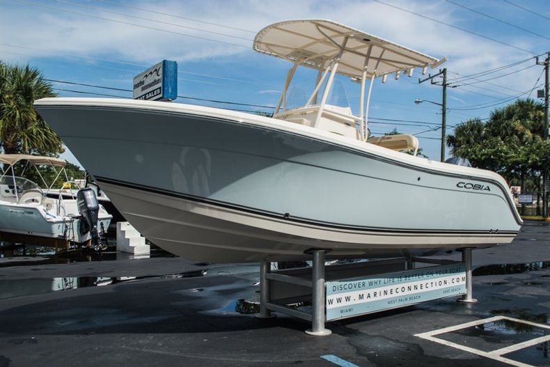 Thumbnail 3 for New 2015 Cobia 217 Center Console boat for sale in Miami, FL