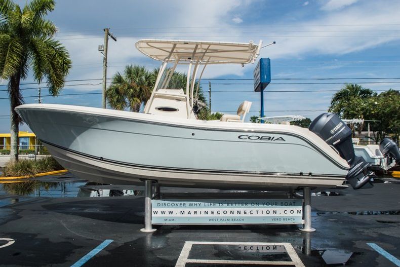 Thumbnail 4 for New 2015 Cobia 217 Center Console boat for sale in Miami, FL