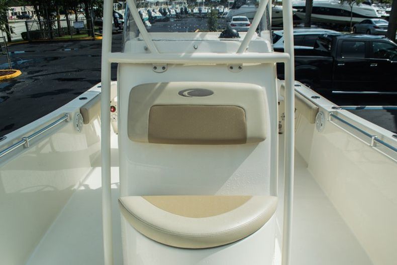 Thumbnail 12 for New 2015 Cobia 217 Center Console boat for sale in Miami, FL