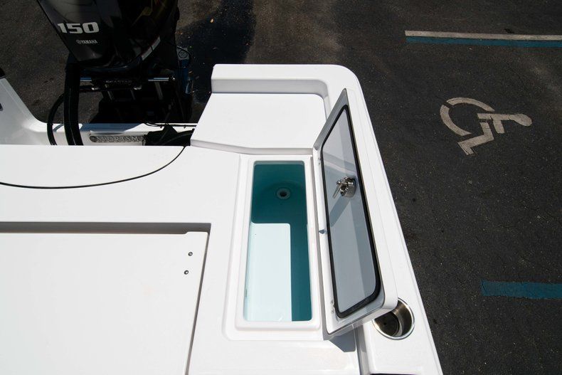 Thumbnail 18 for New 2019 Sportsman Masters 227 Bay Boat boat for sale in Vero Beach, FL