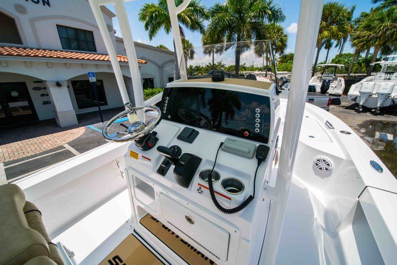 Thumbnail 9 for New 2019 Sportsman Masters 227 Bay Boat boat for sale in Vero Beach, FL