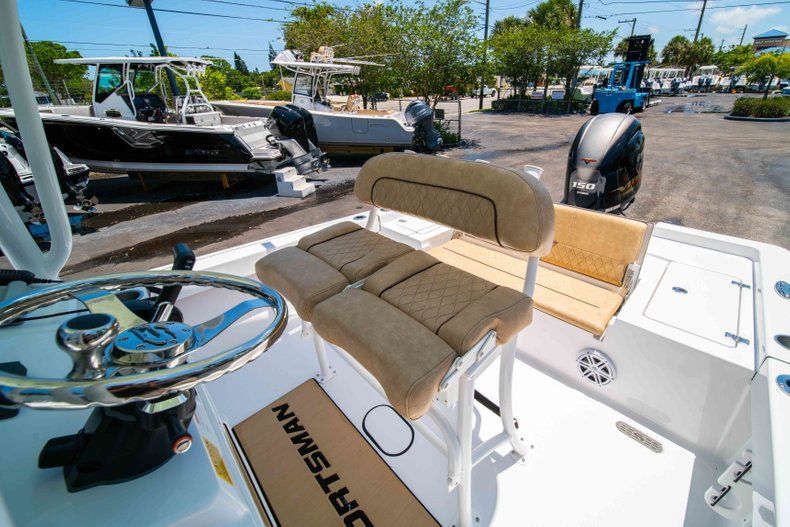 Thumbnail 31 for New 2019 Sportsman Masters 227 Bay Boat boat for sale in Vero Beach, FL