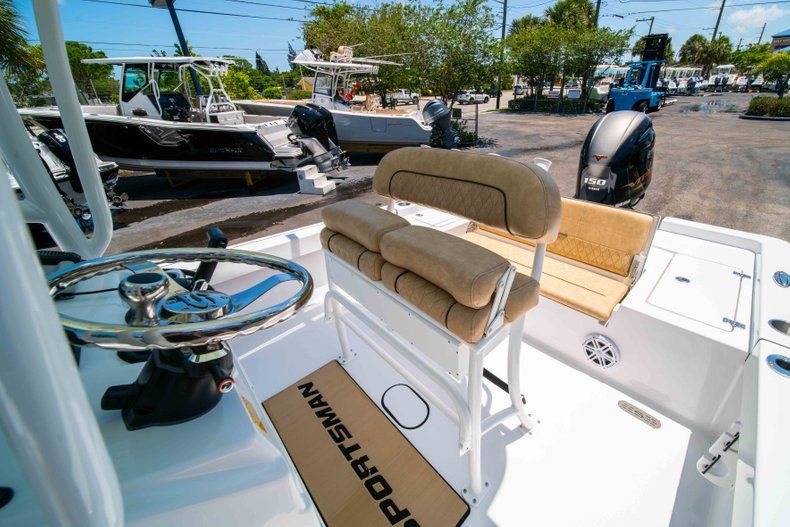 Thumbnail 30 for New 2019 Sportsman Masters 227 Bay Boat boat for sale in Vero Beach, FL